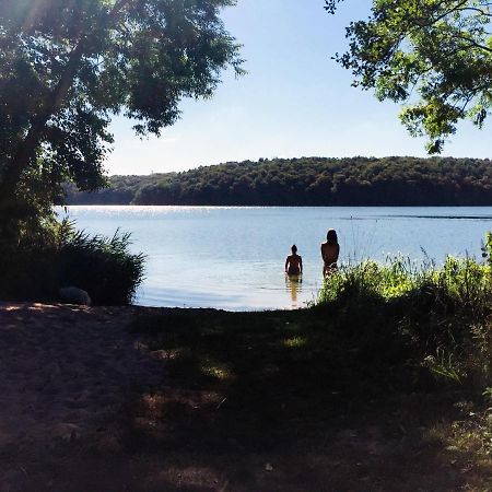 Ferienzimmer Suhrer Seeblick Plon Bagian luar foto