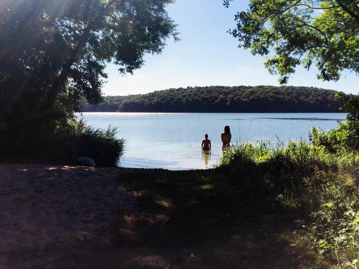 Ferienzimmer Suhrer Seeblick Plon Bagian luar foto