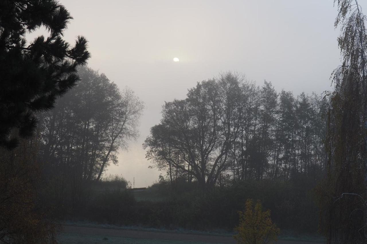 Ferienzimmer Suhrer Seeblick Plon Bagian luar foto