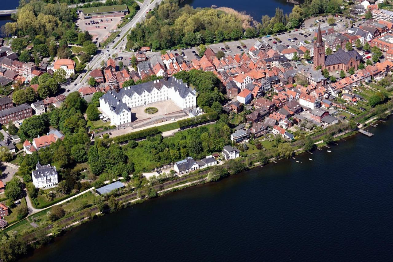 Ferienzimmer Suhrer Seeblick Plon Bagian luar foto