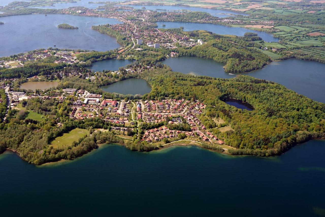 Ferienzimmer Suhrer Seeblick Plon Bagian luar foto