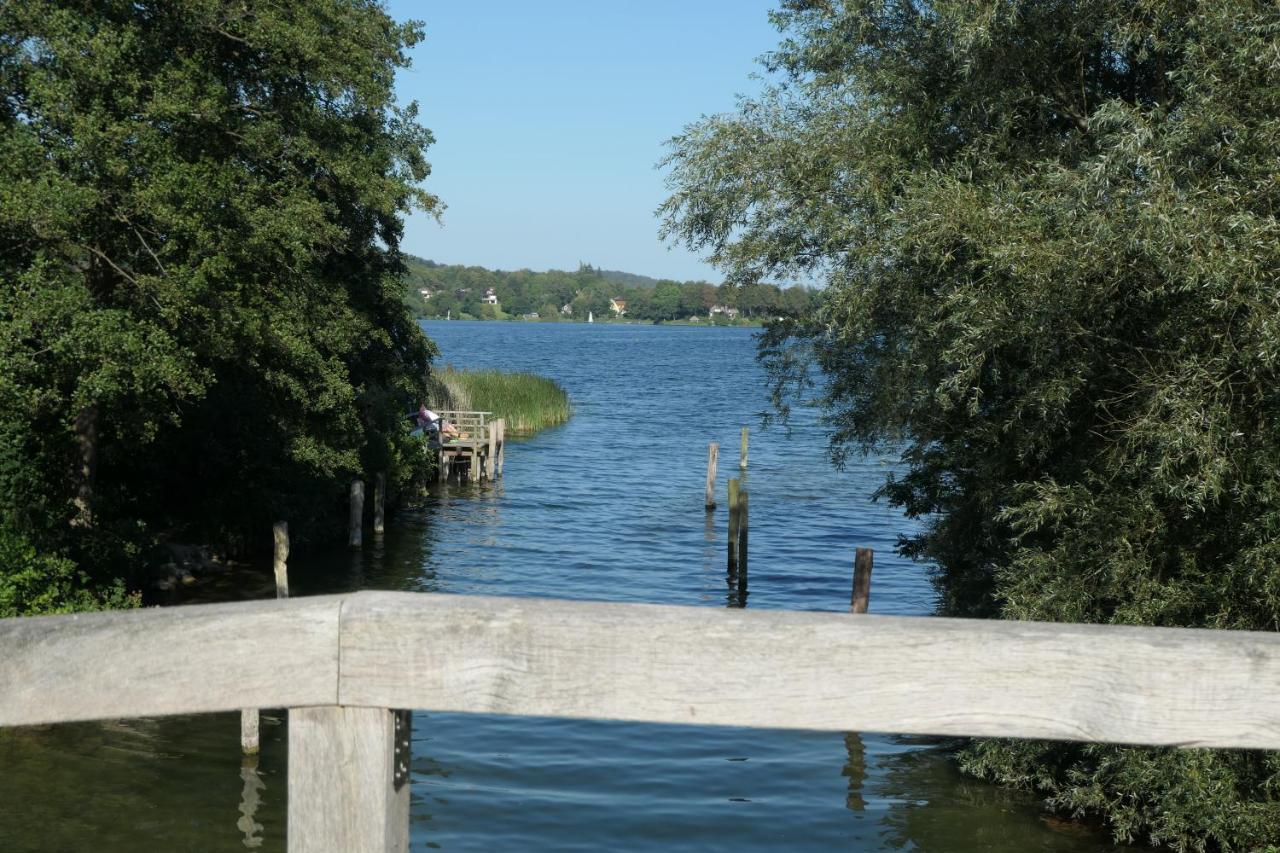Ferienzimmer Suhrer Seeblick Plon Bagian luar foto