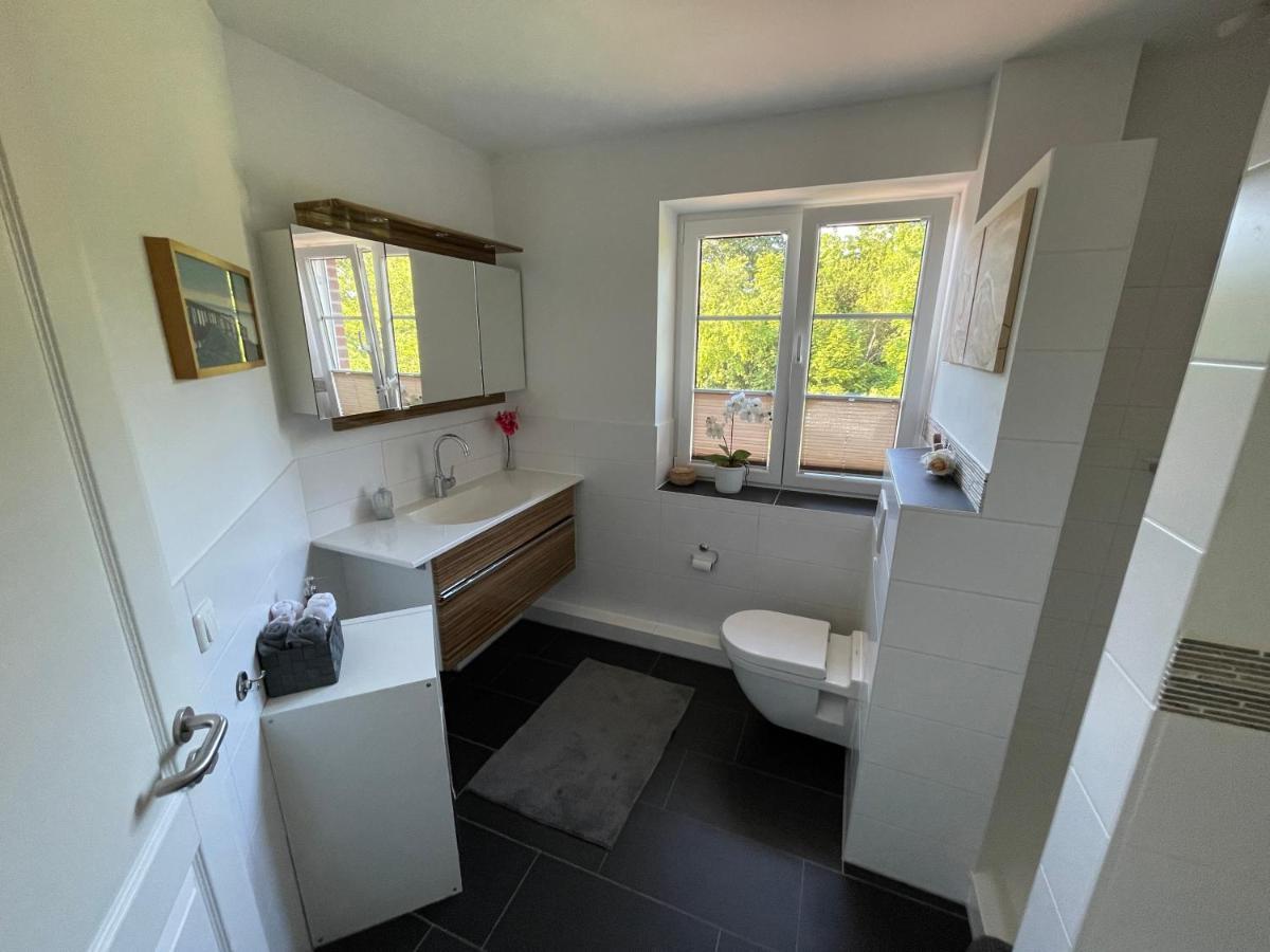 Ferienzimmer Suhrer Seeblick Plon Bagian luar foto