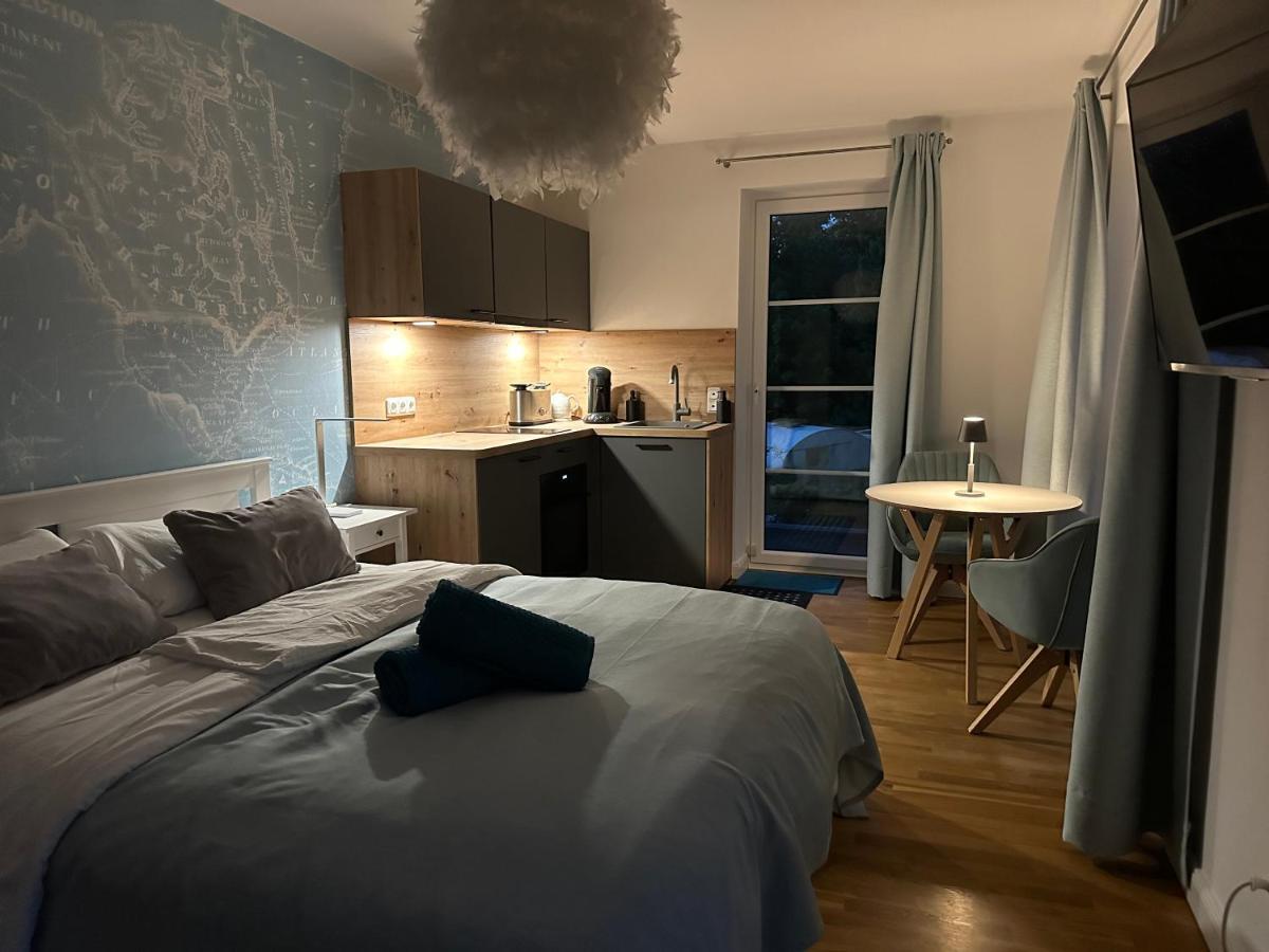 Ferienzimmer Suhrer Seeblick Plon Bagian luar foto